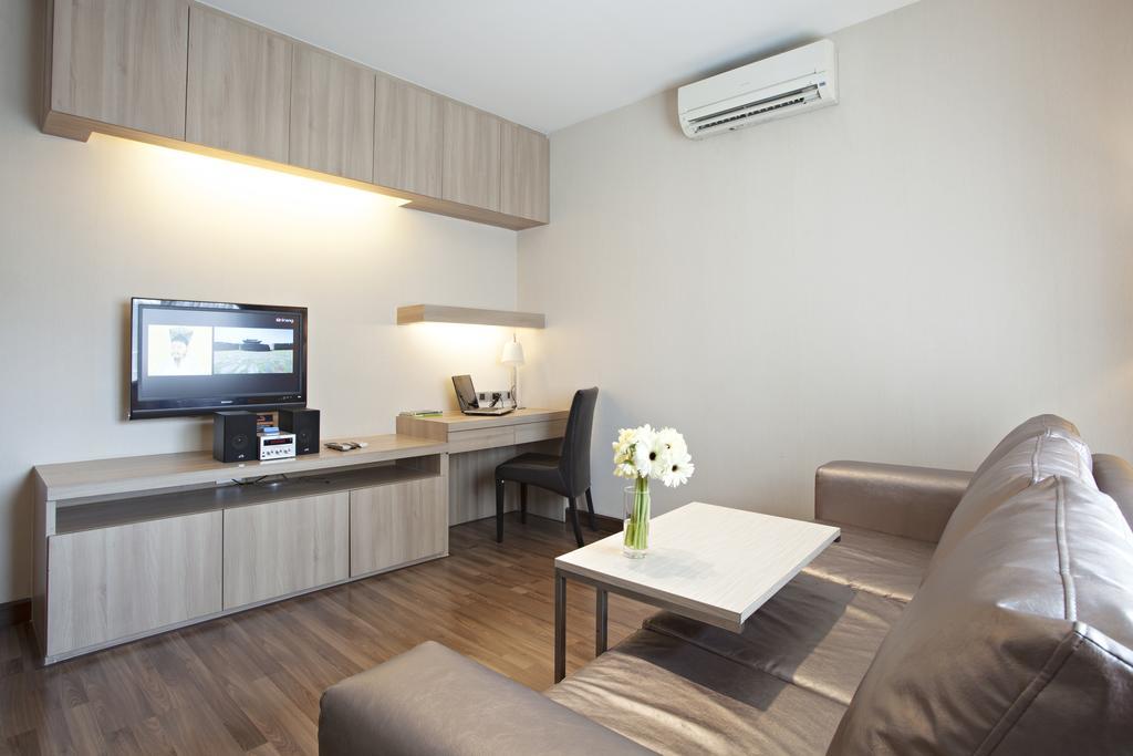 V Residence Бангкок Экстерьер фото